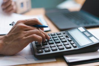 Frais de gestion mutuelle : taux, hausses et prix moyens