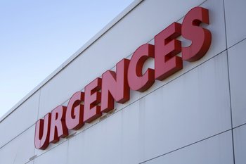 Aller aux urgences sans mutuelle : coûts et solutions
