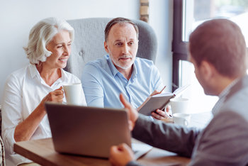 Hausse des mutuelles pour les seniors : le Sénat alerté